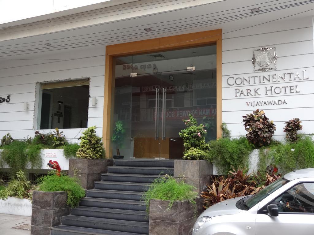 Hôtel Continental Park à Vijayawāda Extérieur photo