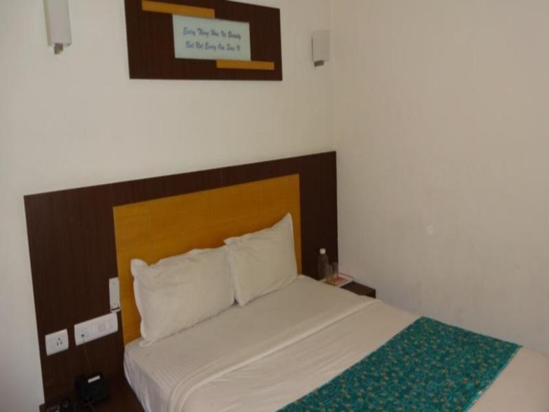 Hôtel Continental Park à Vijayawāda Extérieur photo