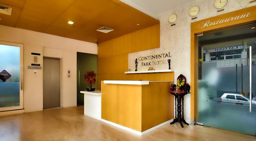 Hôtel Continental Park à Vijayawāda Extérieur photo